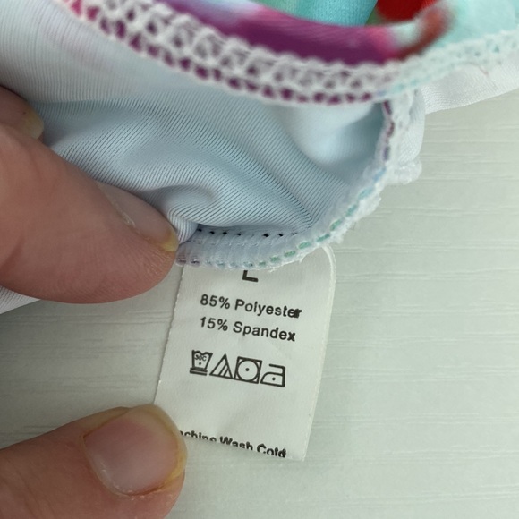 Finwanlo bathing suit top. Modest bikini  size large - Picture 5 of 11